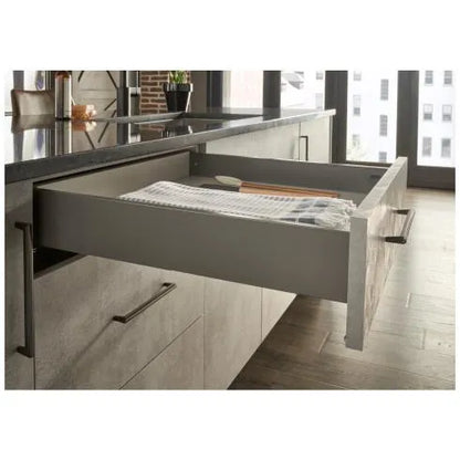 HR MAX™ 18" Deep x 3-1/2" High Metal Drawer Box System, incorporates USE58-500 Series Undermount