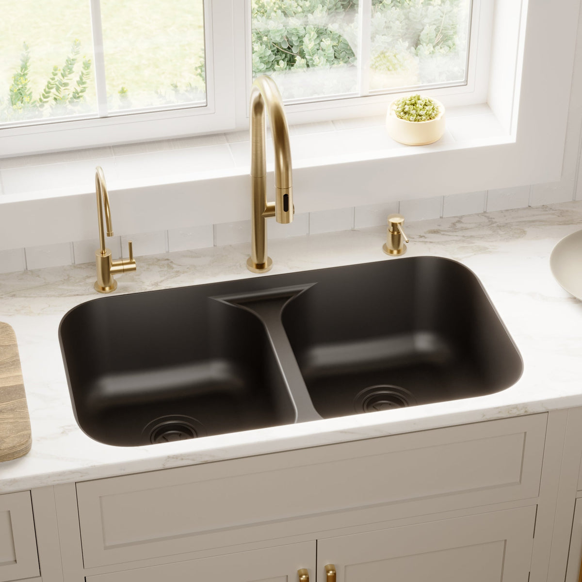 32-7/8" Seamless Undermount Doube Equal Bowl Quartz Composite Kitchen Sink In Black