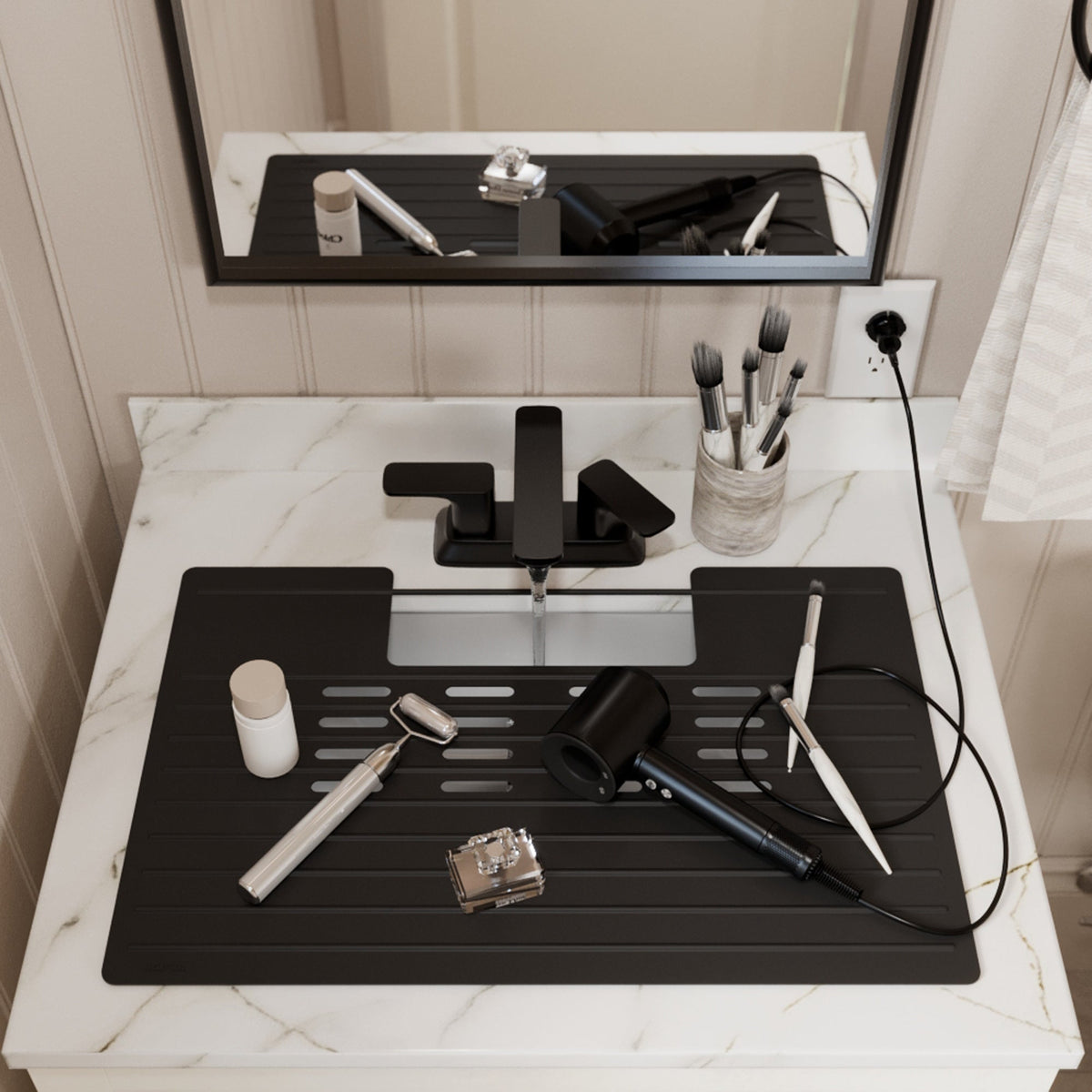 Black Vanity Bowl Mat